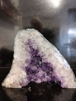 Amatista mineral natural