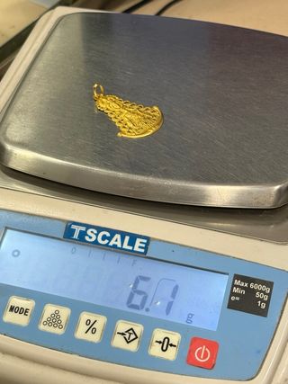 Colgante Virgen del Rocio de oro 18kt