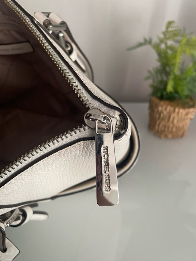 Bolso Tote Michael Kors Blanco y Plateado