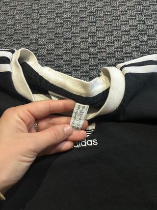 Camiseta Adidas Negra Rayas Blancas