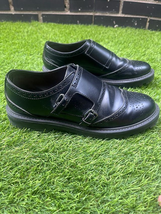 Mocasines Miércoles Pull&Bear hebilla negros