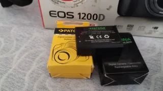 Canon EOS 1200D Macchina fotografica + Kit Luci