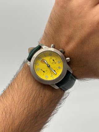 Orologio Ferrari Girard-Perregaux giallo