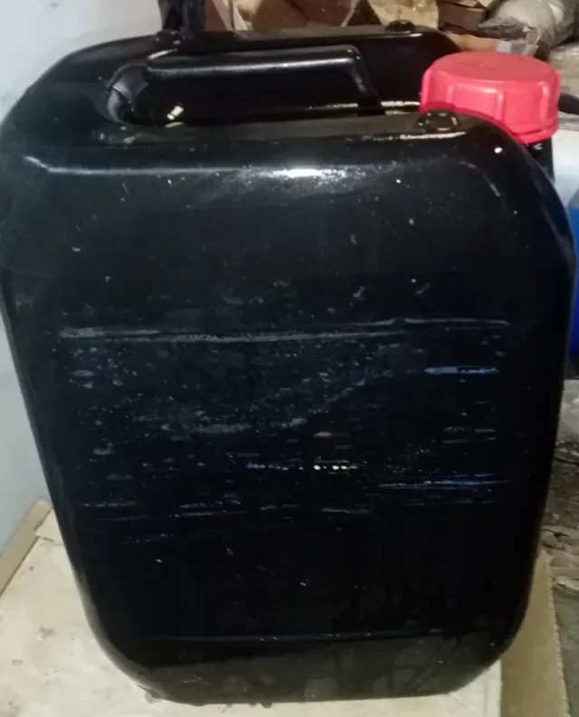 Garrafas negras 24 litros