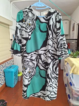 Vestido estampado tigre verde