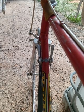 Bicicleta de carretera roja