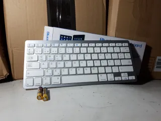 Teclado Bluetooth Gris y Blanco
