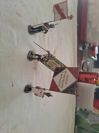 3 Soldatini Porta Bandiera