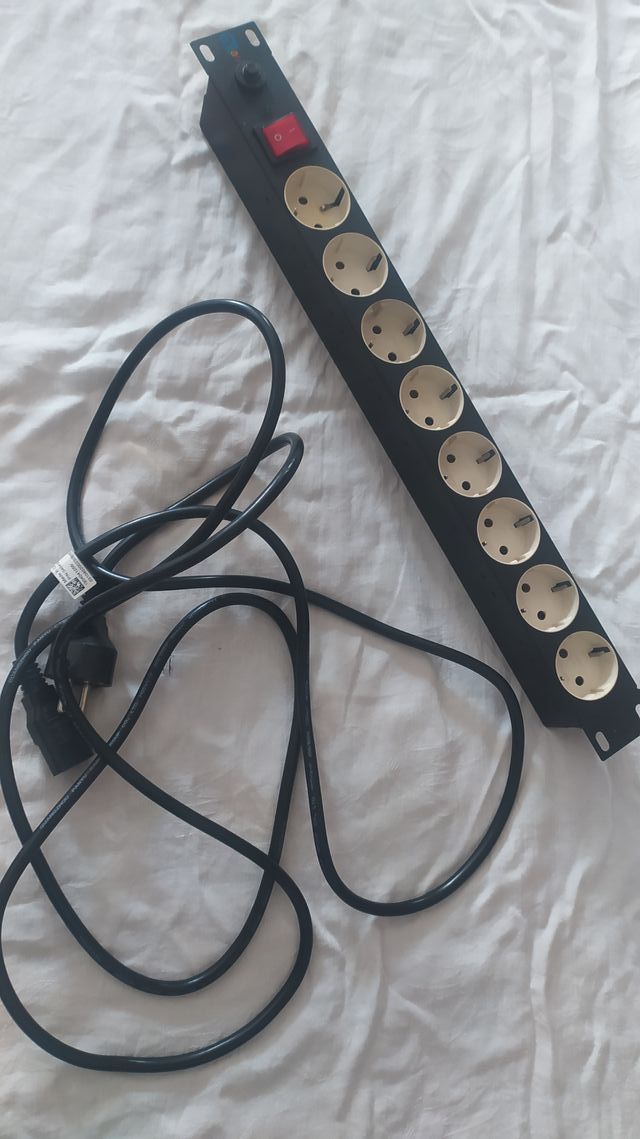 Enchufe múltiple para ordenador 