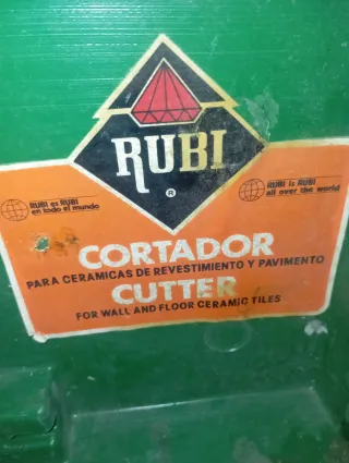 Cortadora de azulejos Rubí