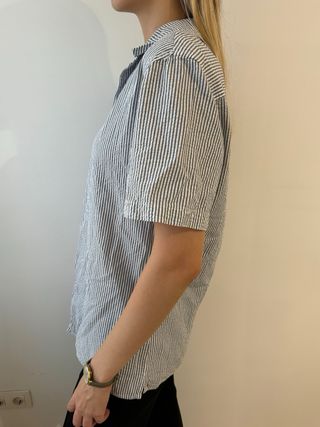 Camisa M Rayas Pull&Bear azul y blanco