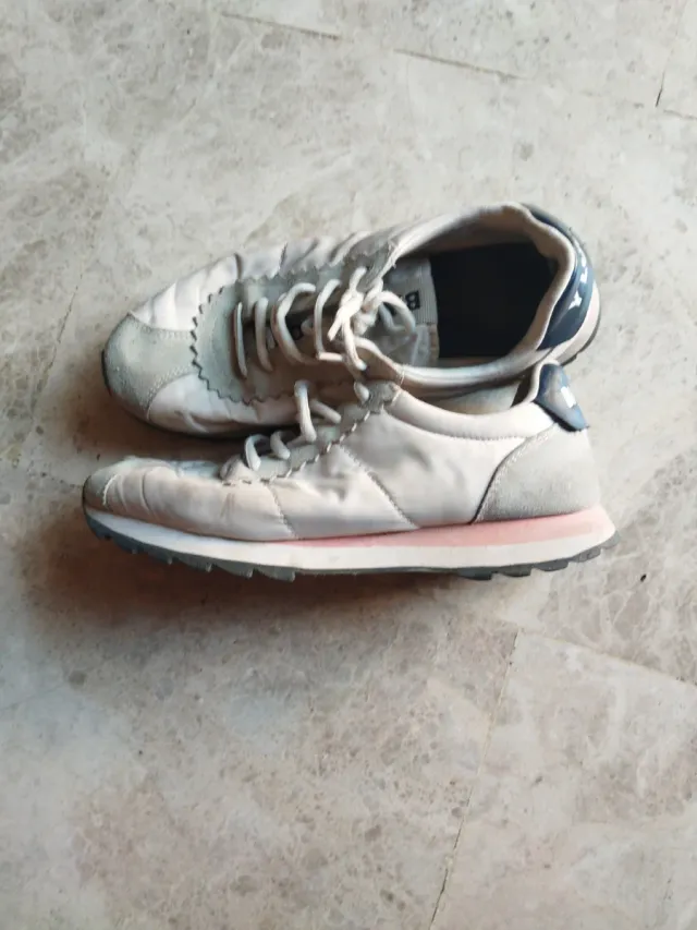 Zapatillas Bimba y Lola grises y blancas