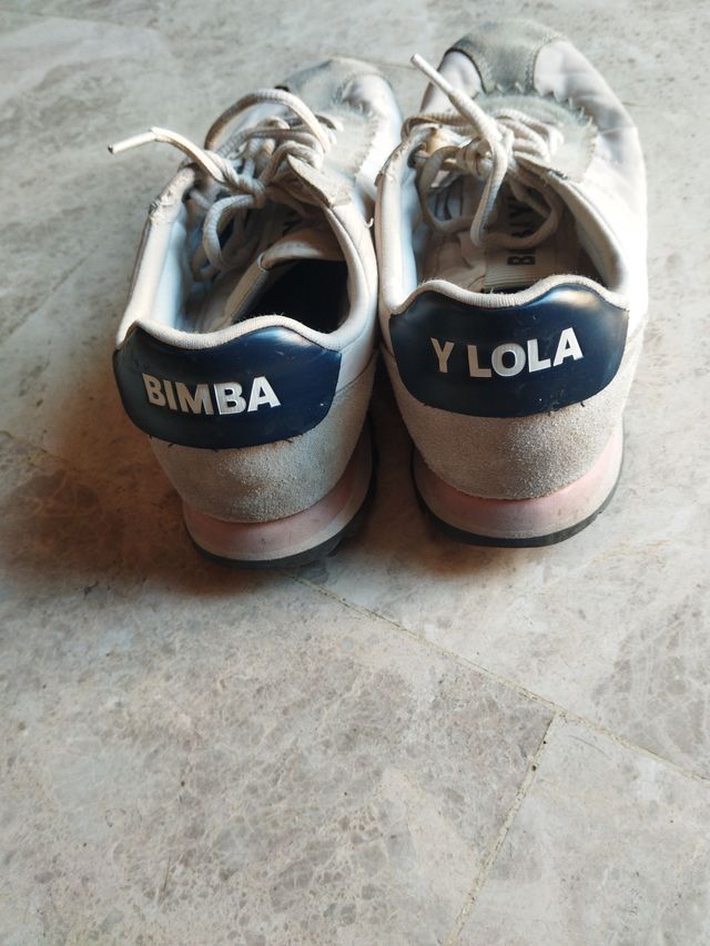 Zapatillas Bimba y Lola grises y blancas