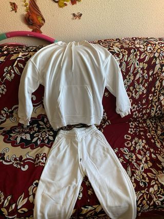 Conjunto chándal blanco