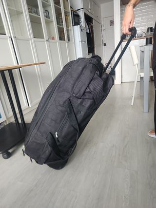 Bolso Maleta Negro con Ruedas