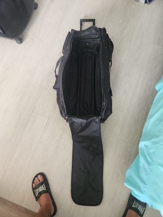 Bolso Maleta Negro con Ruedas
