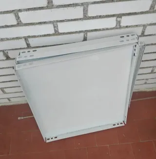 Baldas metálicas blancas estantería modular