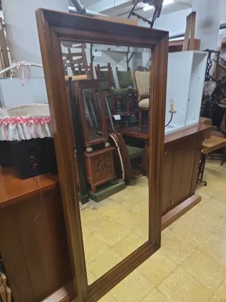 Espejo de madera grande