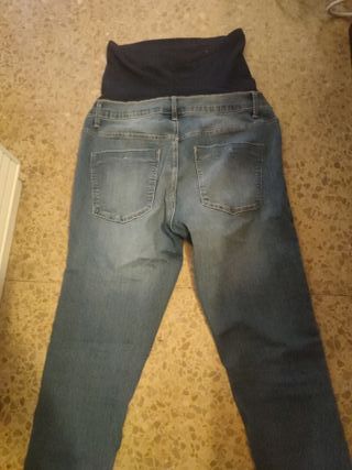 Pantalón premamá vaquero y legging azul. Marca TEX