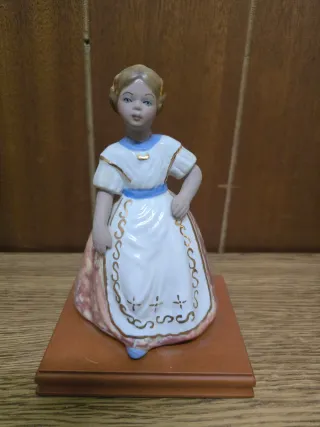 Figura Fallera Niña Porcelana