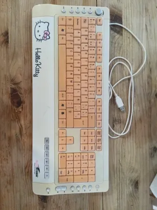 Teclado Hello Kitty USB Naranja y Blanco