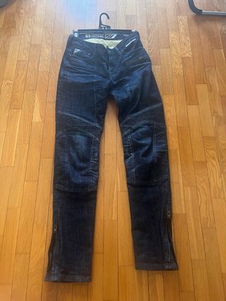 Pantalón vaquero moto chica solo puesto una vez