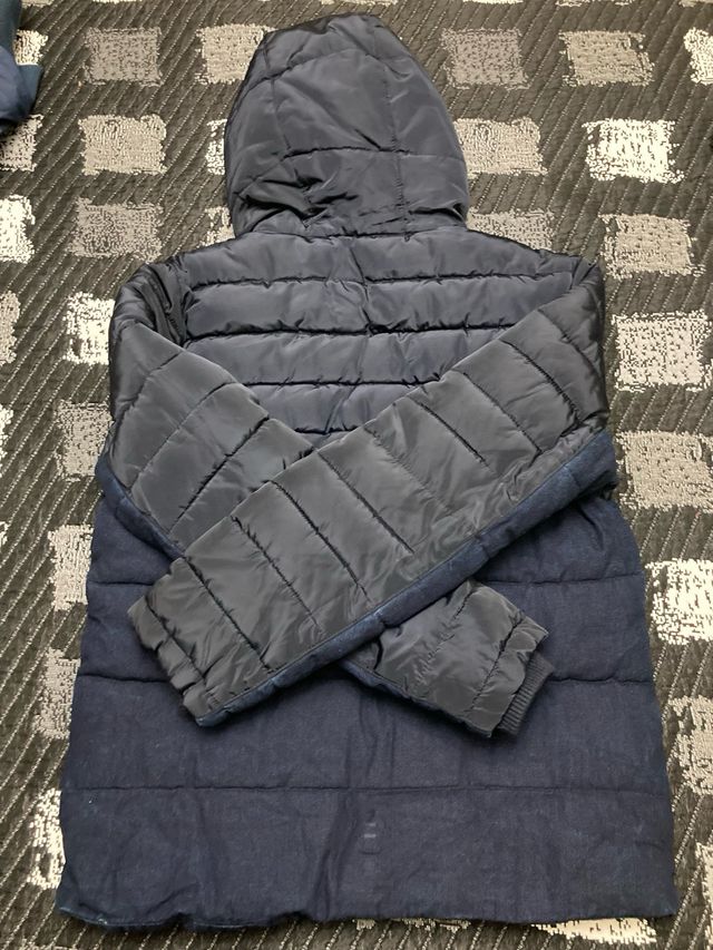 Abrigo Zara azul y negro