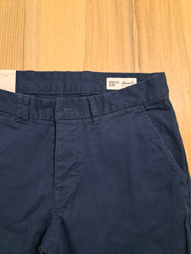 Pantalón chino azul hombre