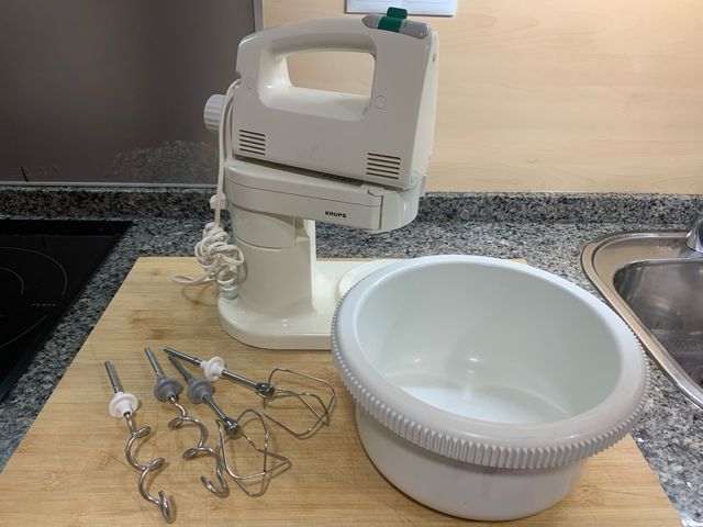 Amasadora Krups con bol y accesorios