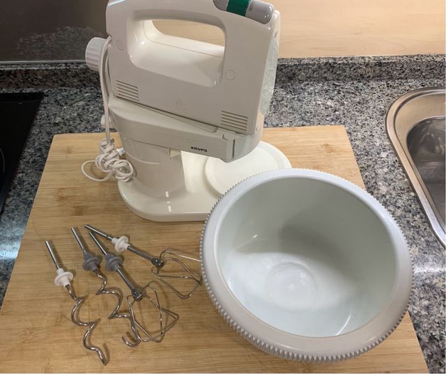 Amasadora Krups con bol y accesorios