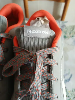 Scarpe donna Reebok grigie e arancioni