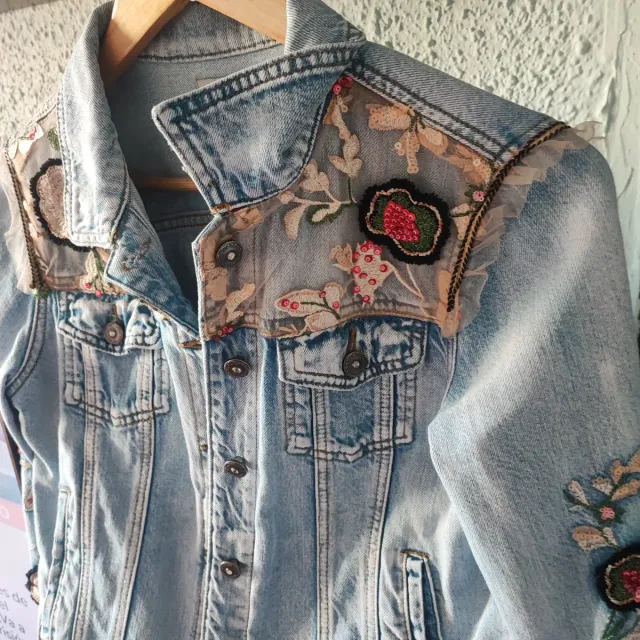 Cazadora Desigual floreada Talla S