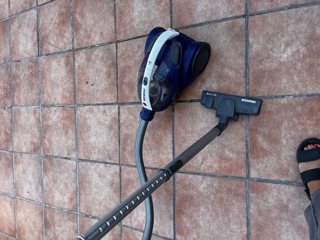 Aspiradora Hoover Sprint Evo poco usada