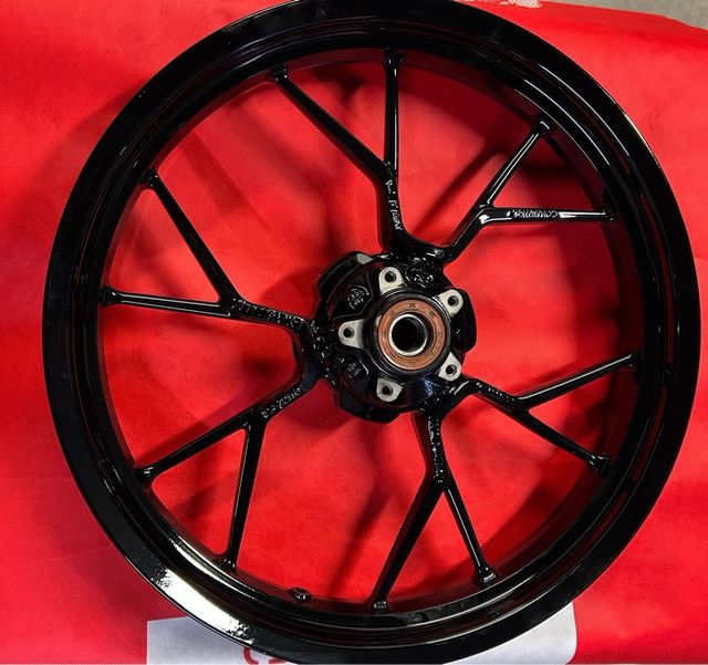 Llanta DUCATI 950 M19