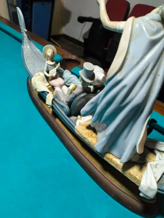 Figura Lladro Novios en Góndola (Restaurar)