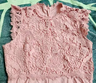 Mono rosa encaje