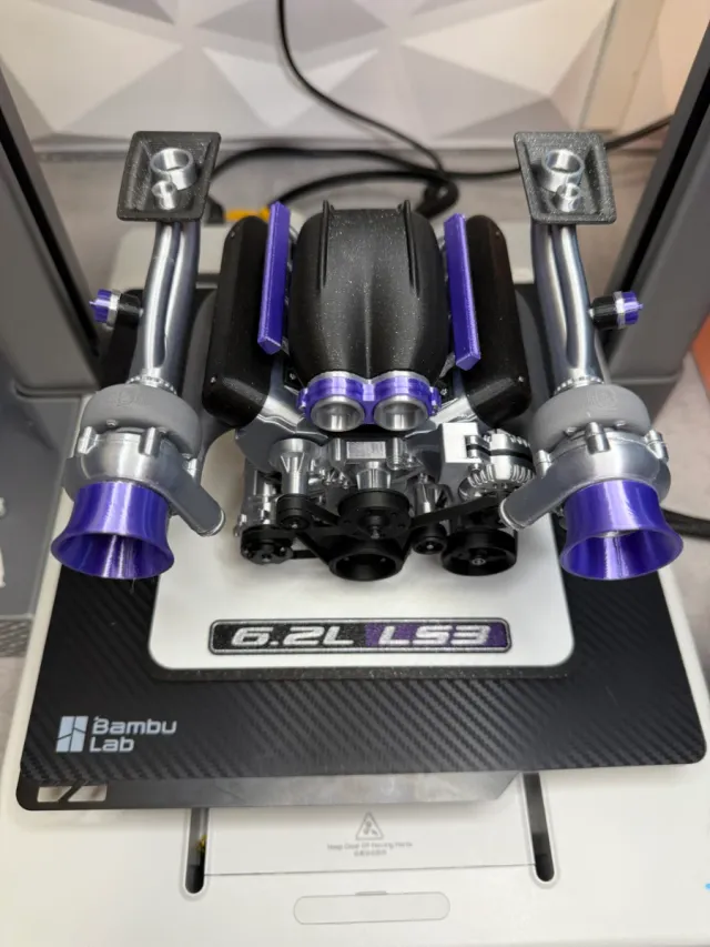 Motor GM/Chevrolet LS3 Corvette - Miniatura