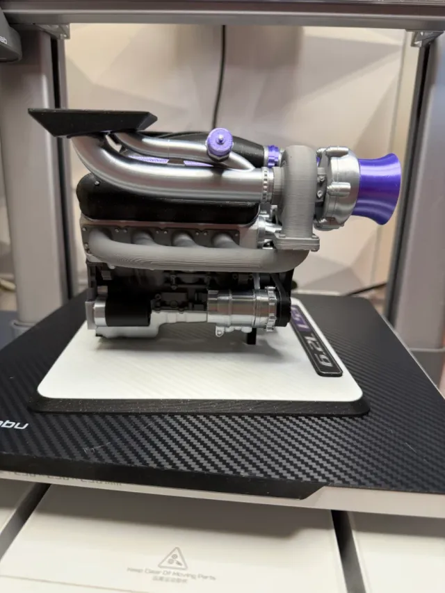 Motor GM/Chevrolet LS3 Corvette - Miniatura