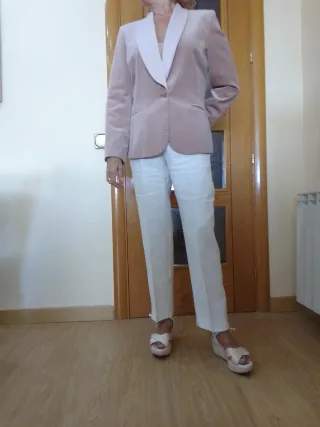 Americana Burberry Rosa Talla L  de terciopelo 

