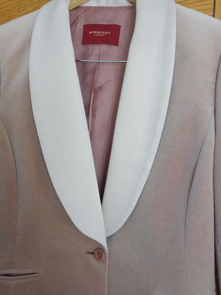 Americana Burberry Rosa Talla L  de terciopelo 

