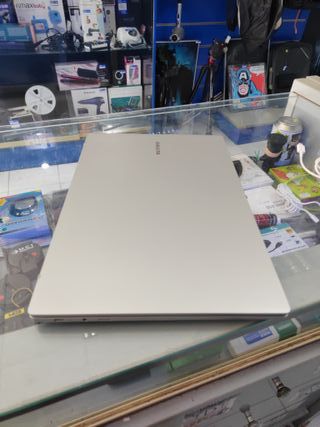 Samsung Book 2 Go Plata
