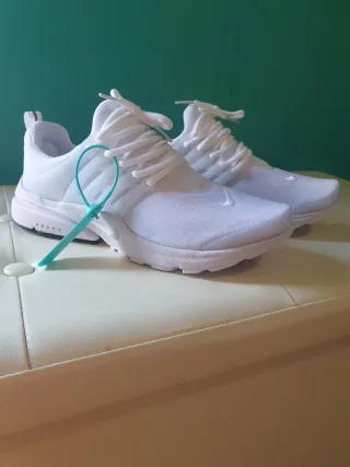Nike Air Presto Blancas