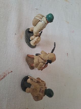 3 Soldatini: 2 Paracadutisti, 1 Bersagliere