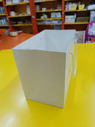 Shopper rigida con finestra trasparente