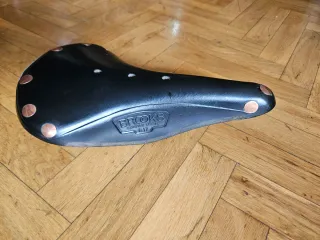 Brooks B17 Champion Special. Titanio
