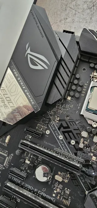 Placa Base Asus ROG Strix Z390-F Gaming + i5 9600K
