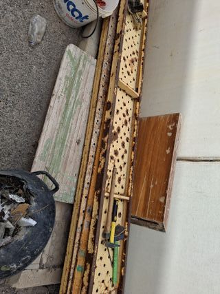 Andamios metálicos amarillos