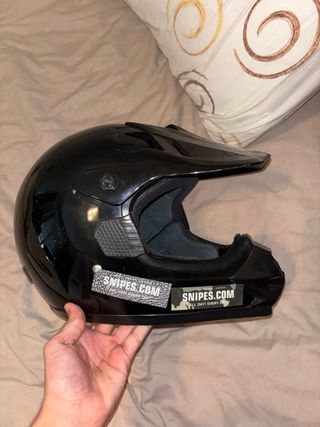 Casco de moto negro
