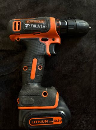 Taladro Black+Decker 10.8V + Cargador