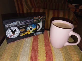 Reloj Regreso al Futuro Estilo VHS